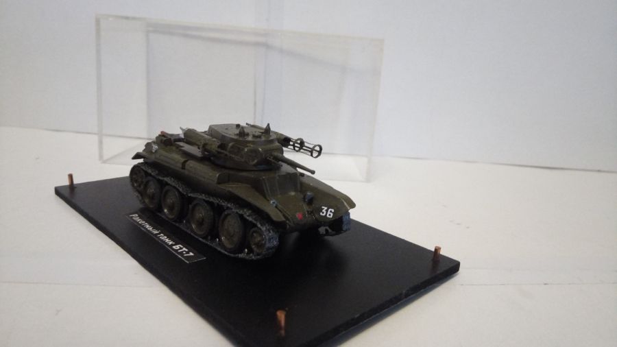 Ракетный танк БТ-7 в масштабе (1/72)