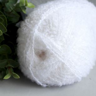 Пряжа букле (моток) для создания причесок кукол -  цвет Белый
