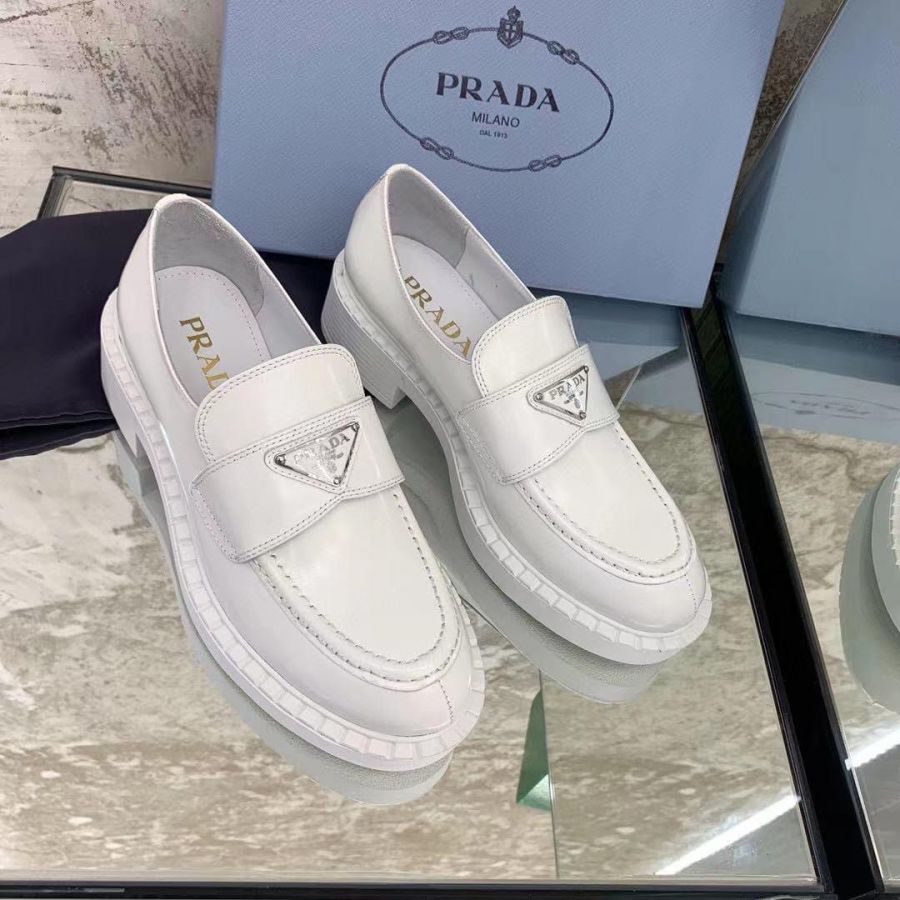 Лоферы Prada