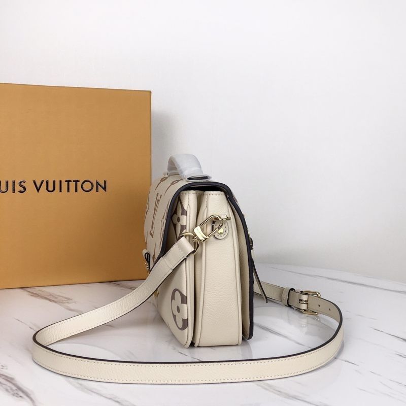 Louis Vuitton 26 x 20 x 12