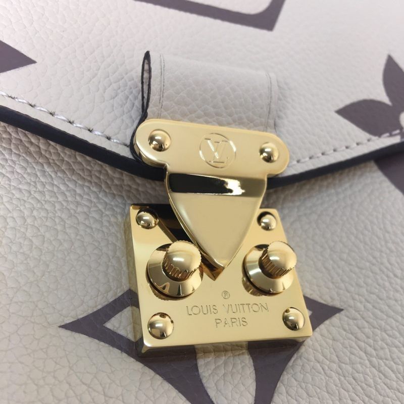 Louis Vuitton 26 x 20 x 12