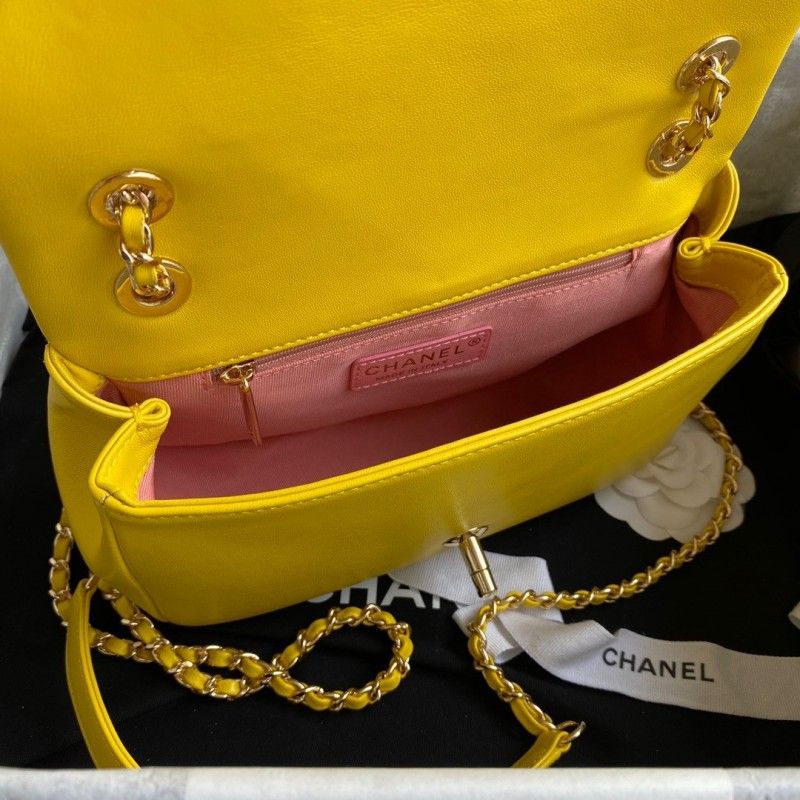 CHANEL Small Flap Bag 22*15.5*9 cm