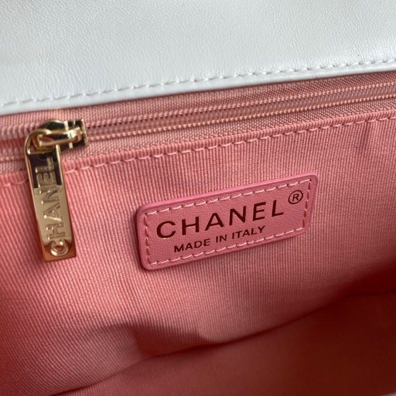 CHANEL Small Flap Bag 22*15.5*9 cm