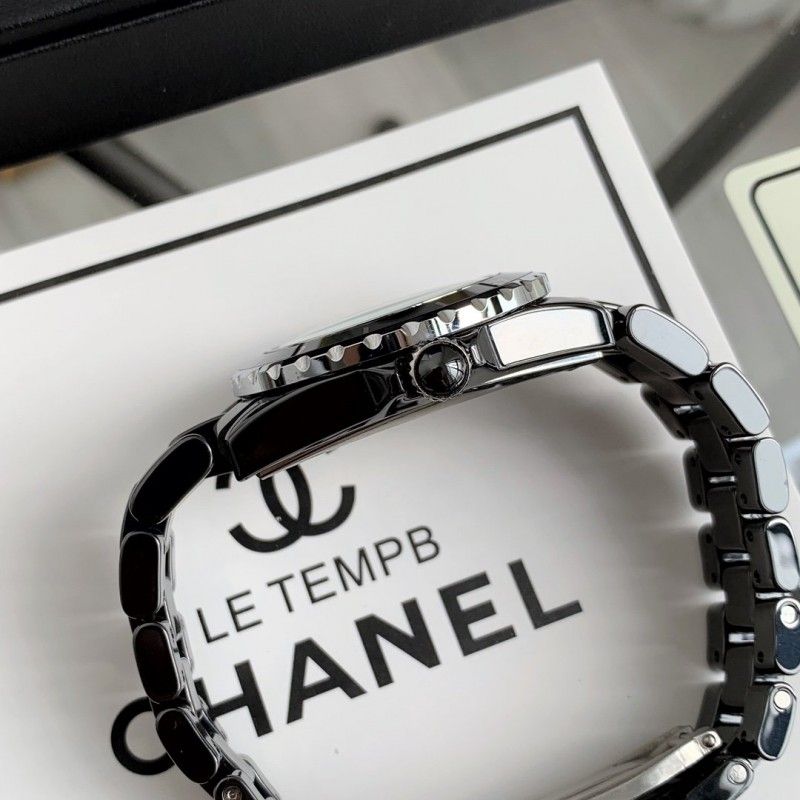 Часы CHANEL J12