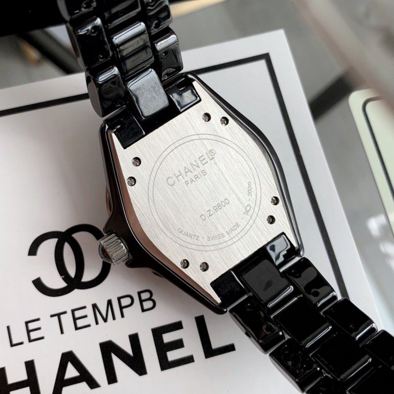 Часы CHANEL J12
