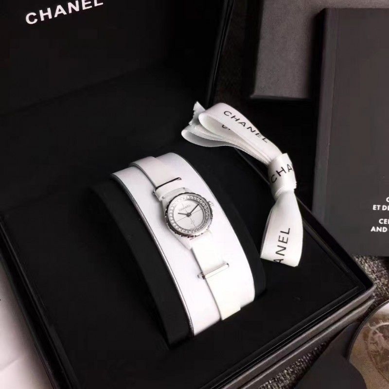 Часы CHANEL J12