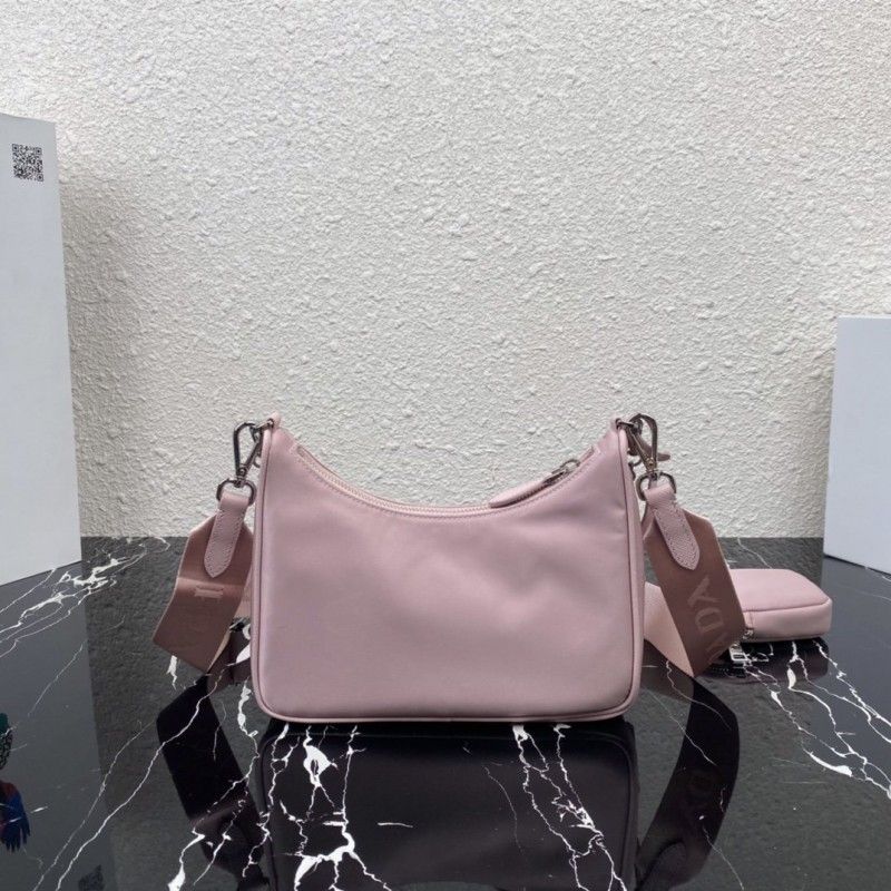 PRADA 22 cm