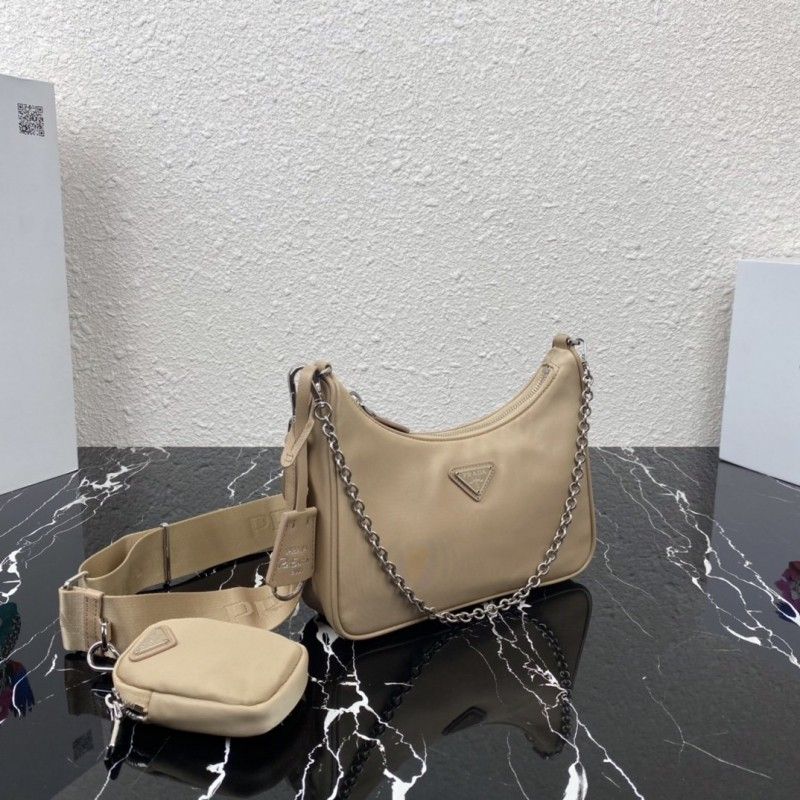 PRADA 22 cm