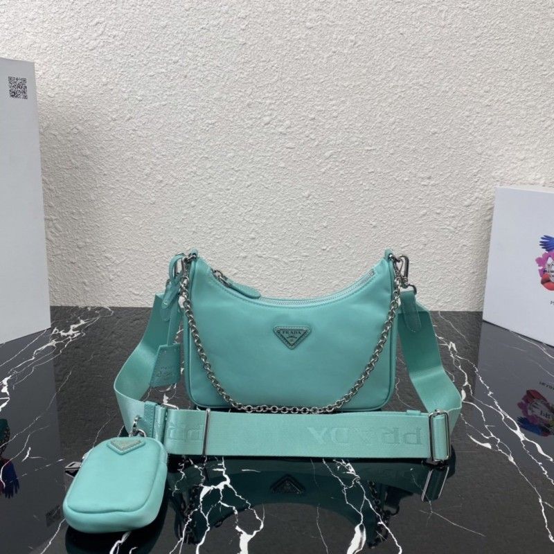 PRADA 22 cm