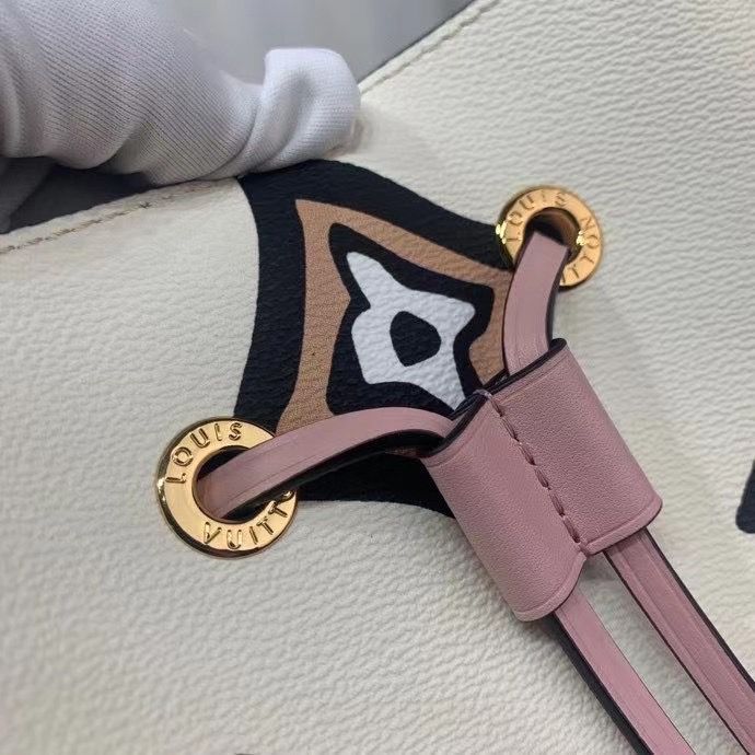 Сумка Louis Vuitton 26х26х17,5 cm