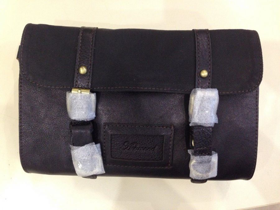 Кожаный несессер Ashwood Leather 7010