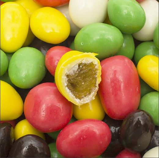 Миндаль в цветной шоколадной глазури