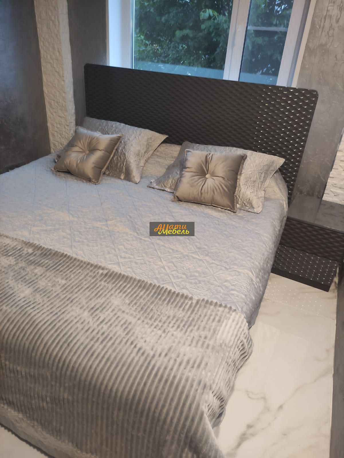 кровать  1600*2000 с  2 тумбами