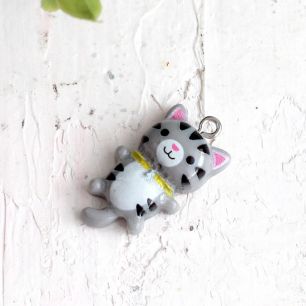 Подвеска пластиковая - Котенок серый, 3 см