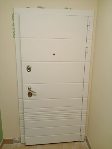 Входная дверь Лабиринт Трендо с Зеркалом Максимум Белый софт