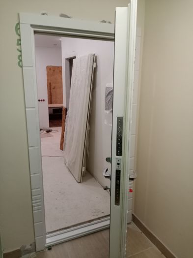 Входная дверь Лабиринт Трендо с Зеркалом Максимум Грей софт