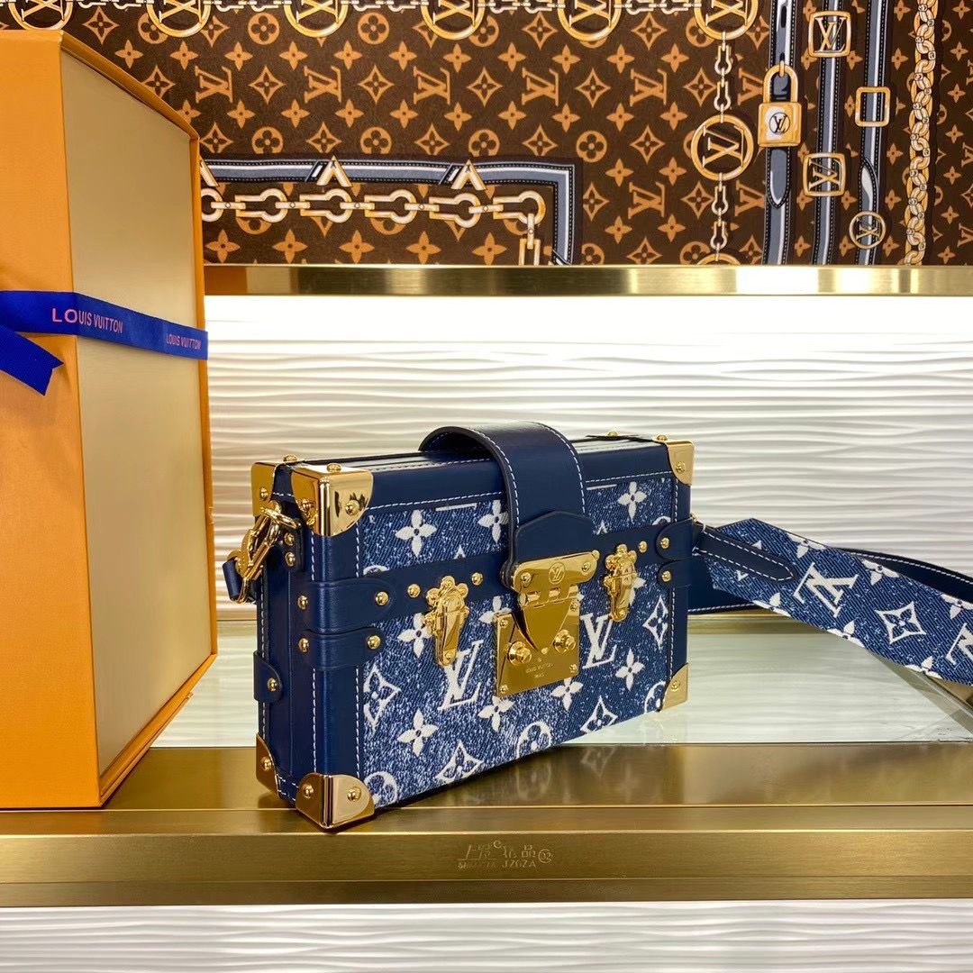 Louis Vuitton Petite Male 18x12x4 cm