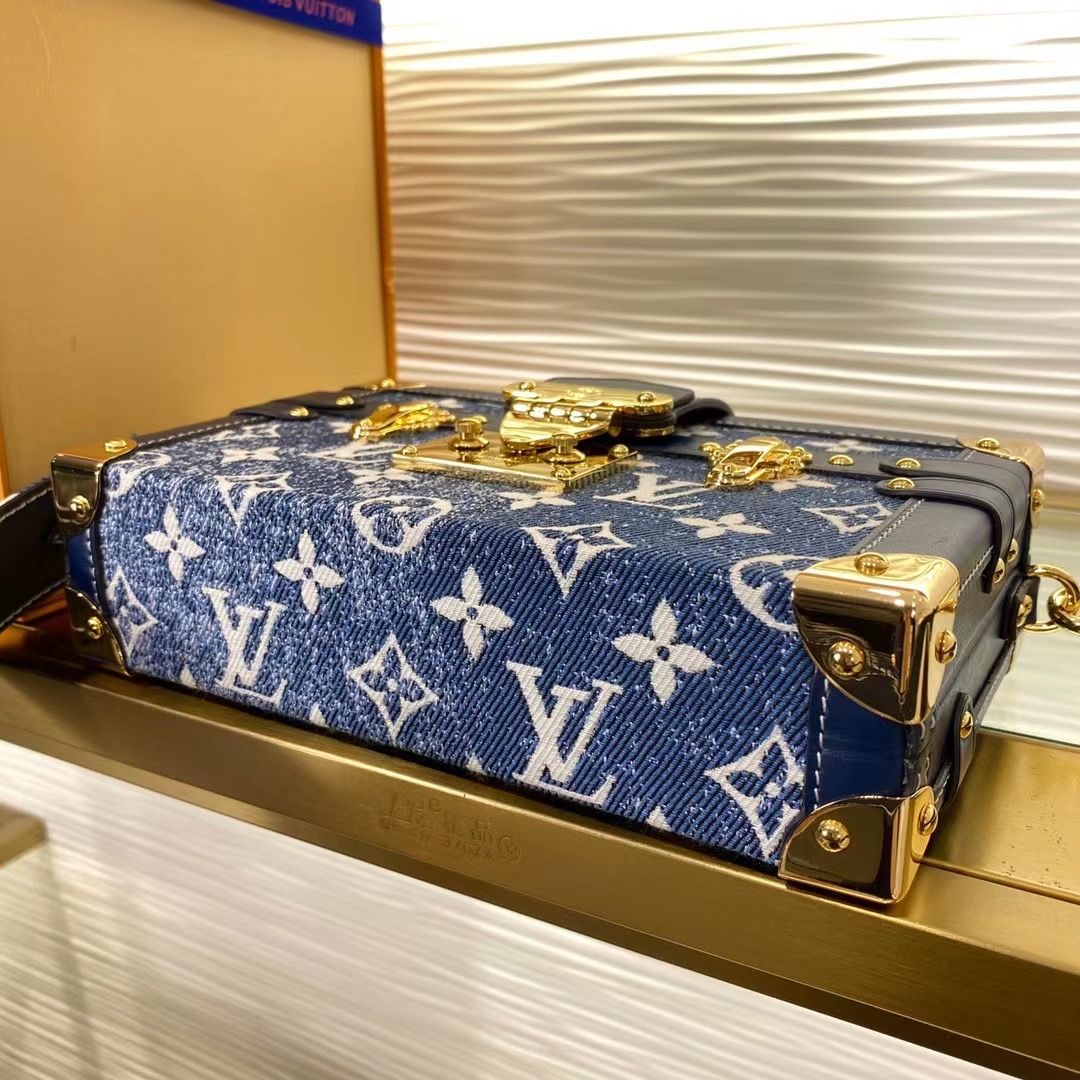 Louis Vuitton Petite Male 18x12x4 cm