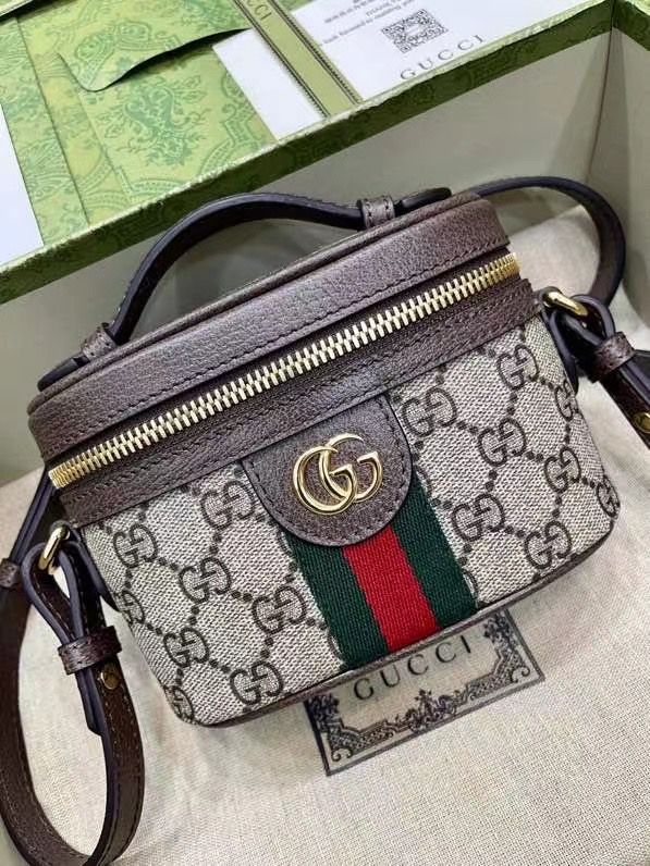 GUCCI GG SUPREME