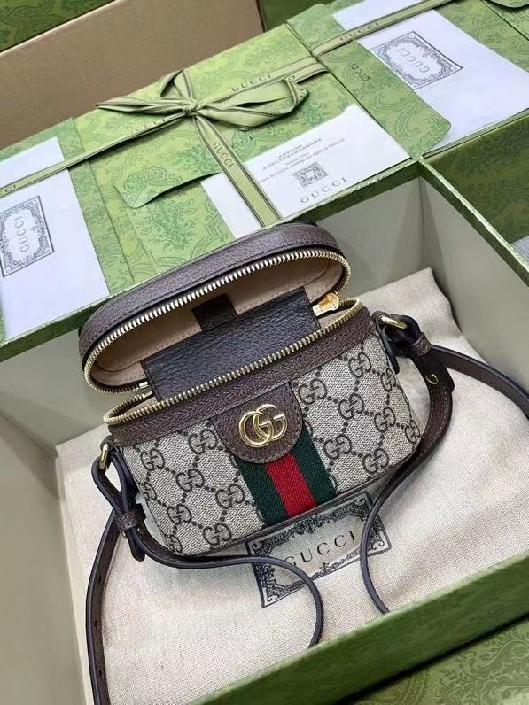 GUCCI GG SUPREME
