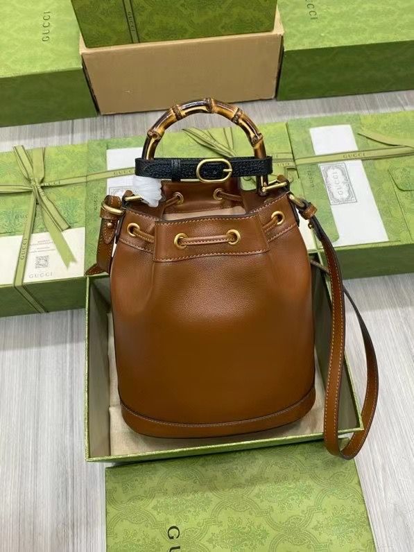 GUCCI DIANA BUCKET 30,5x19x6 cm