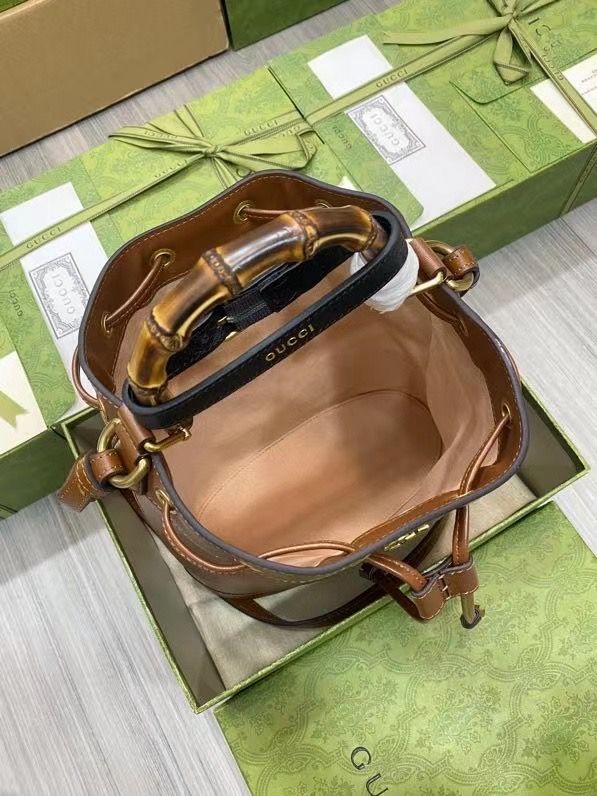 GUCCI DIANA BUCKET 30,5x19x6 cm