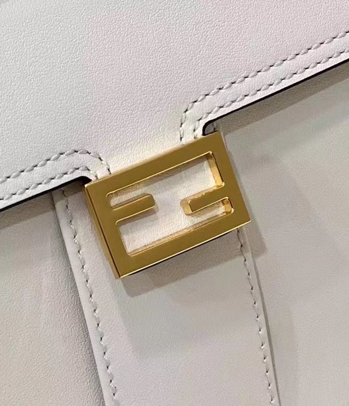 FENDI BAGUETTE PEEK-A-BOO 23x11x18 cm