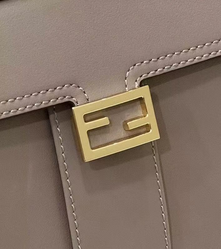 FENDI BAGUETTE PEEK-A-BOO 23x11x18 cm