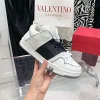 Кроссовки Valentino