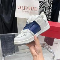 Кроссовки Valentino