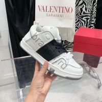 Кроссовки Valentino