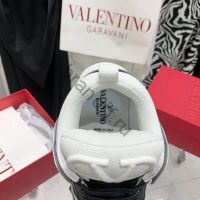 Кроссовки Valentino