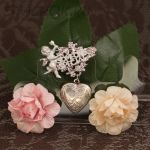 Брошь-локет "Кто-то особенный" цвет серебра  (Danecraft США)