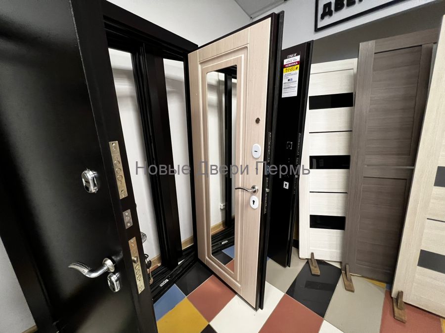 Престиж 2К Миррор Входная дверь с зеркалом