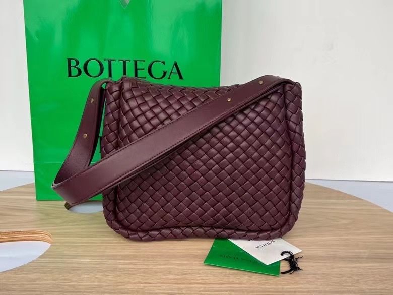 Bottega Veneta 26x21x9 cm
