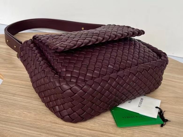 Bottega Veneta 26x21x9 cm