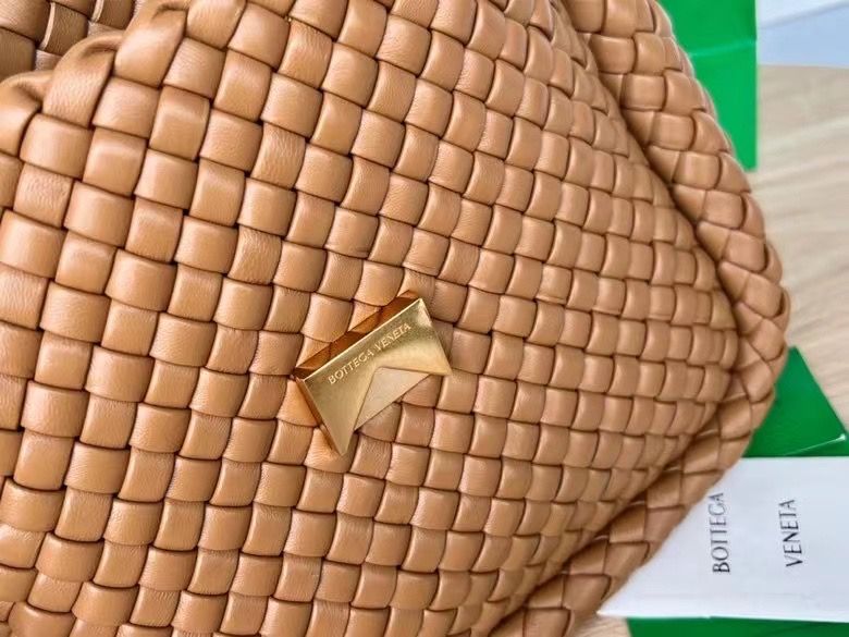 Bottega Veneta 26x21x9 cm