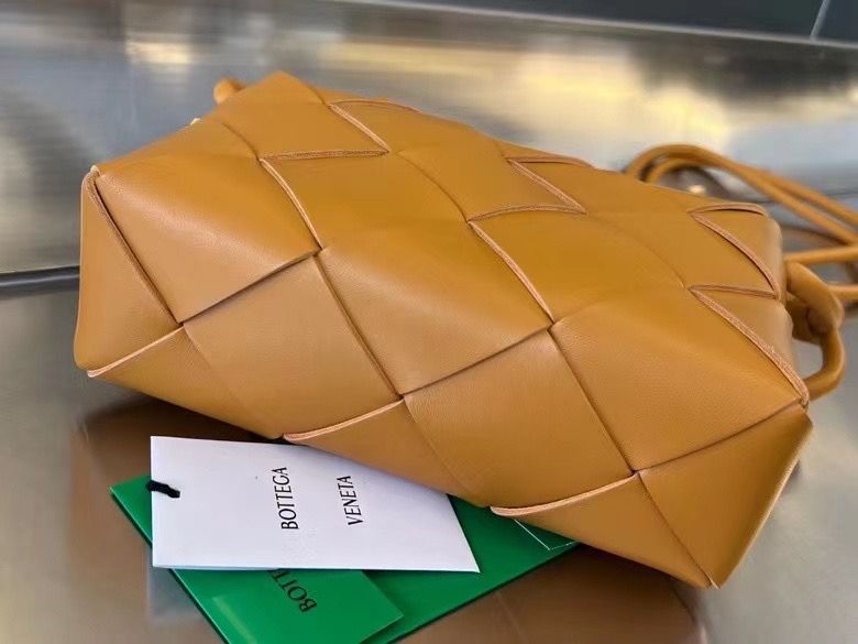 Bottega Veneta 22x14x7,5 cm