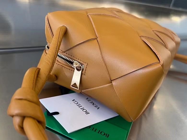 Bottega Veneta 22x14x7,5 cm