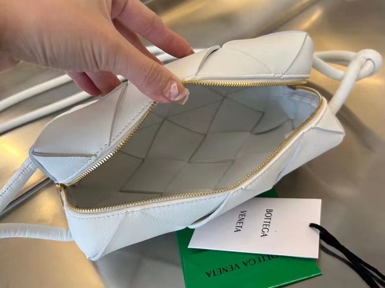 Bottega Veneta 22x14x7,5 cm