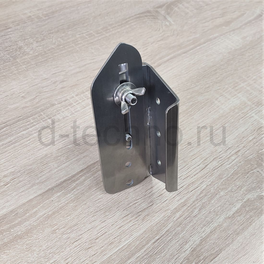 Кронштейн датчика эхолота на транец лодки