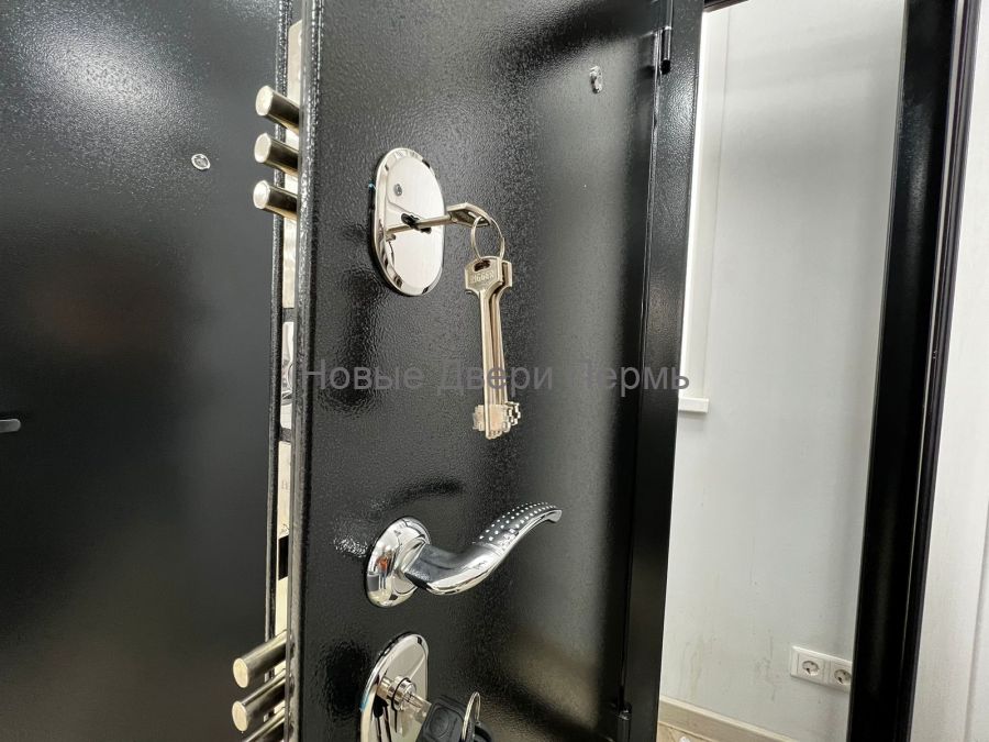 Гранд NV Серебро/Бетон снежный  входная дверь в квартиру