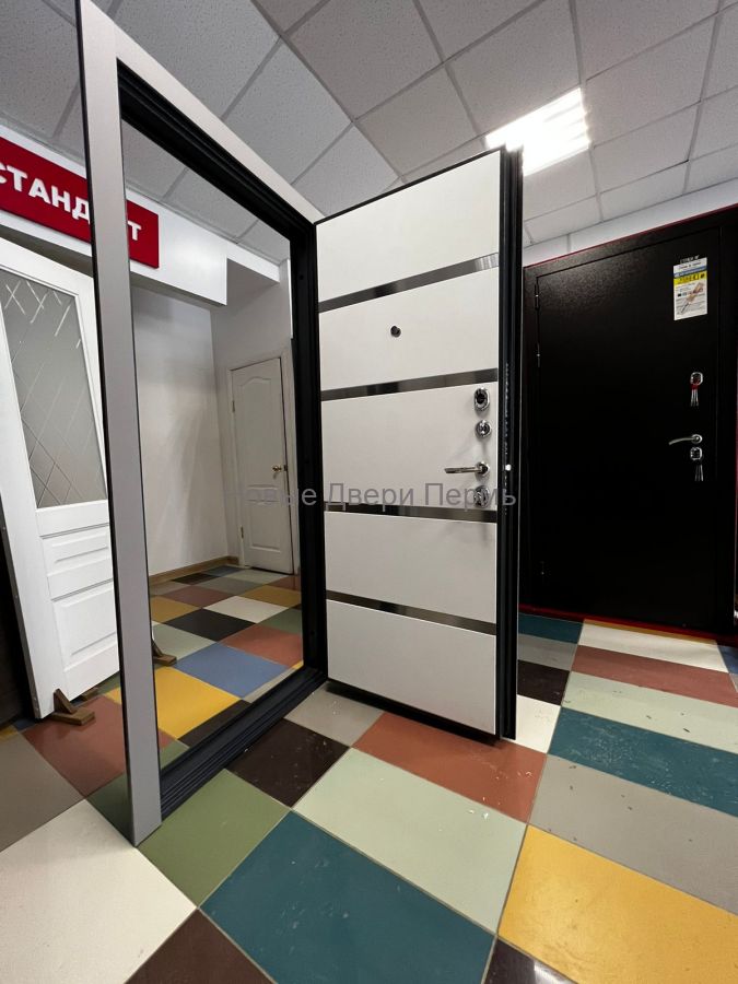 Софт Милк 3К Х42   металлическая трехконтурная входная дверь