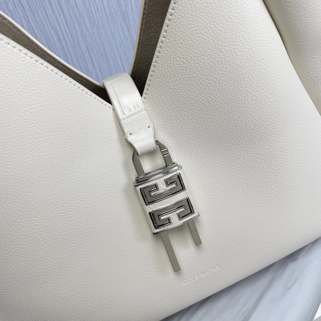 Givenchy G-Hobo 31x15x43 cm