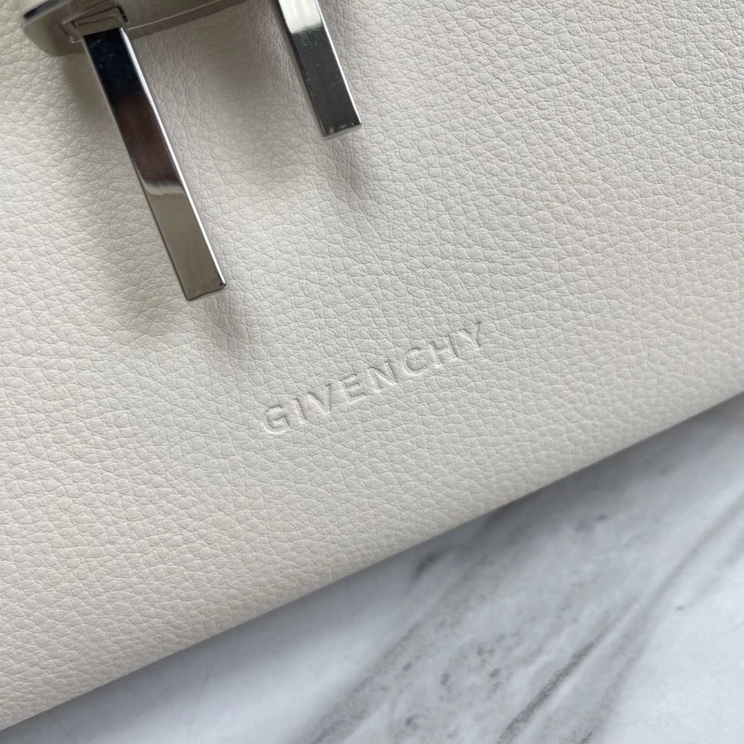 Givenchy G-Hobo 31x15x43 cm