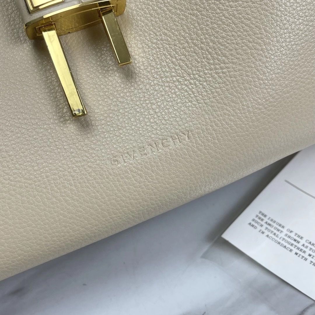 Givenchy G-Hobo 31x15x43 cm