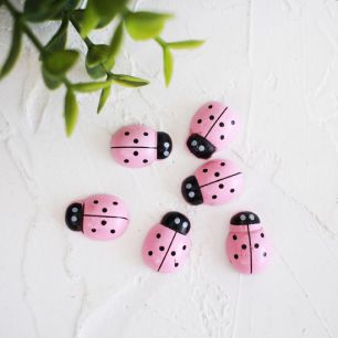 Деревянные розовые божьи коровки 2 см - Набор из 5 штук.