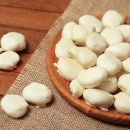 Абрикос в белом шоколаде