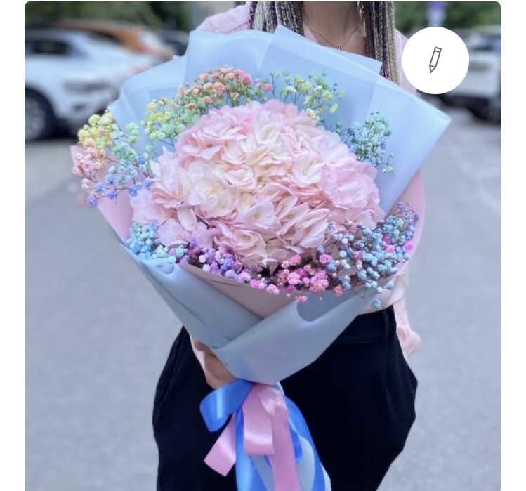 Букет с гортензией и гипсофлой