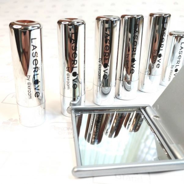 Серебристые помады с логотипом LaseLove